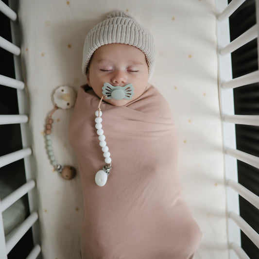 קליפס Mushie למוצץ White